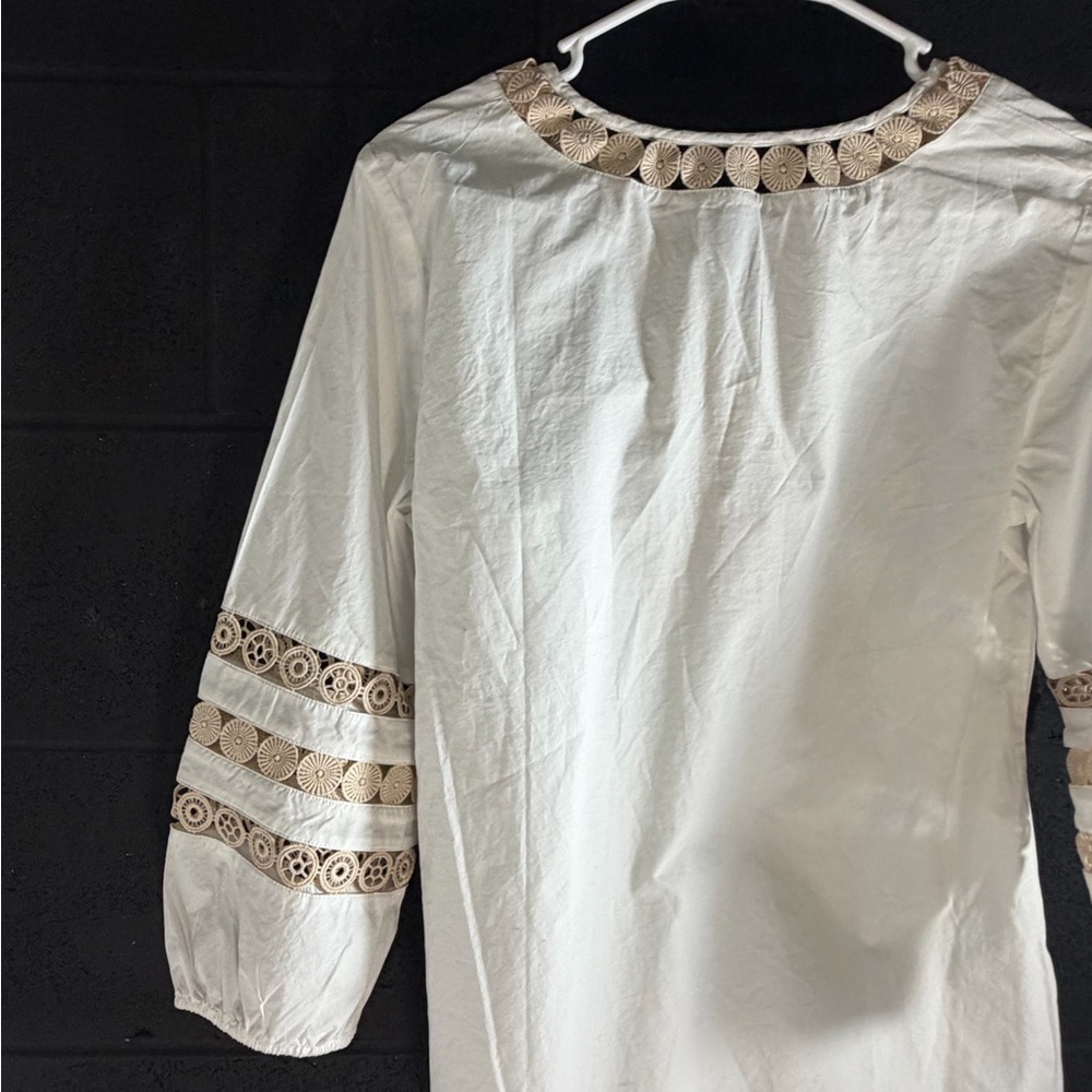 Talbots White Tunic with Tan embroidered cutout Accents - Picture 9 of 15